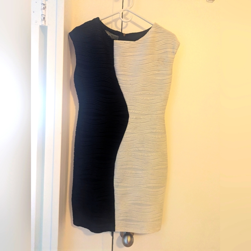 Donna Ricco - black and white bodycon dress
